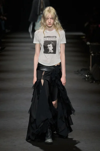 Look 9